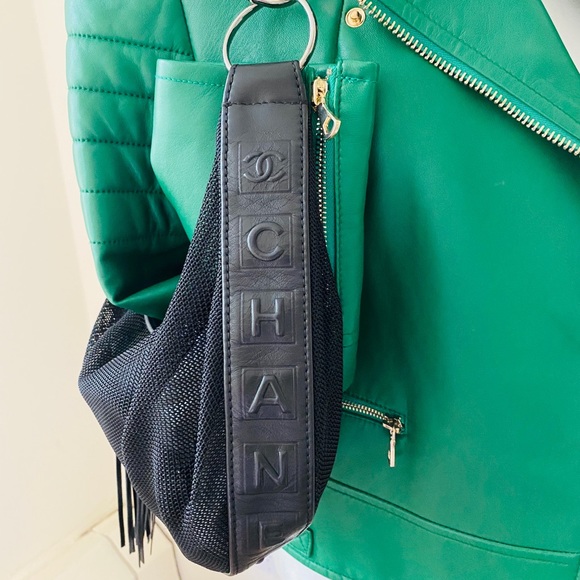 SOLD π Chanel Vintage Mesh and Leather Tassel Bag - Picture 7 of 13